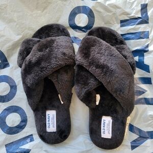 Old Navy Cozy Faux Fur slides slippers